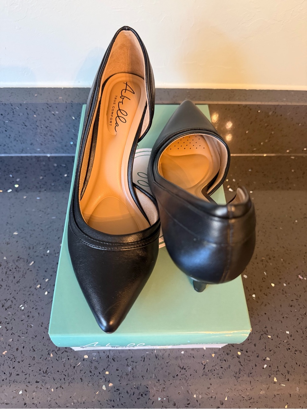 Abella Black Pointed-Toe Mid Heel Pumps - Picture 2 of 6